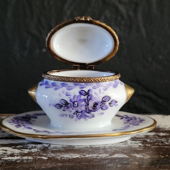 Vtg Limoges France Peint Main Porcelain Tureen Shape Limoges Box Purple Floral - Picture 2 of 9